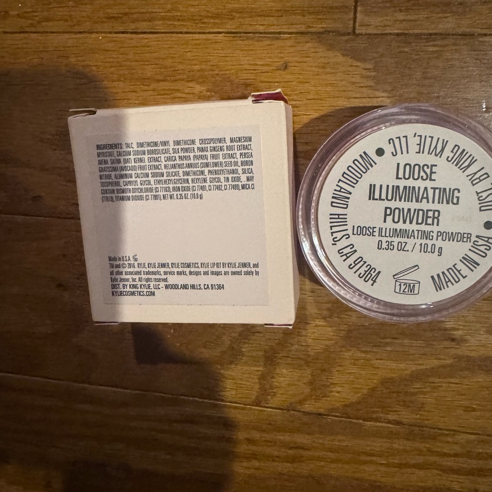 KYLIE Jenner Loose Highlighting Powder - Pink Compact - Picture 2 of 4